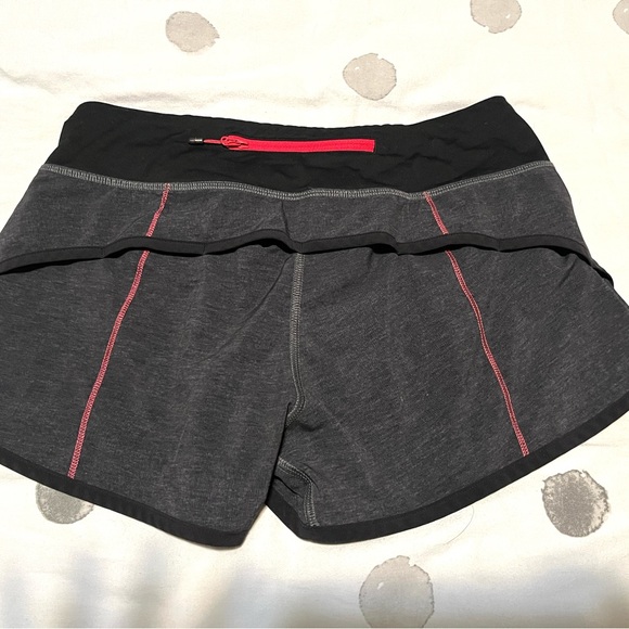 Lululemon Speed Short 2.5” - Picture 2 of 5